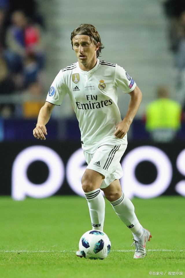 米体：尤文想引进迈尼昂、切利克和格纳布里，但面临激烈竞争