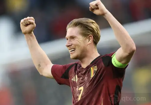 为什么三垒手在防守偷袭触击时需要具备极其爆发力的“第一步”