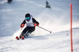 德州扑克锦标赛：为什么在“泡沫期”激进加注是通往决赛桌的关键？（德州扑克锦标赛：泡沫阶段强势加注为何是挺进决赛桌的关键？）