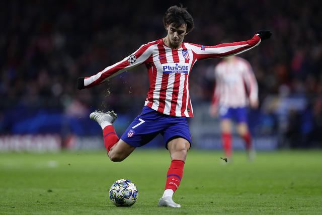 更是对其背 更是对其背